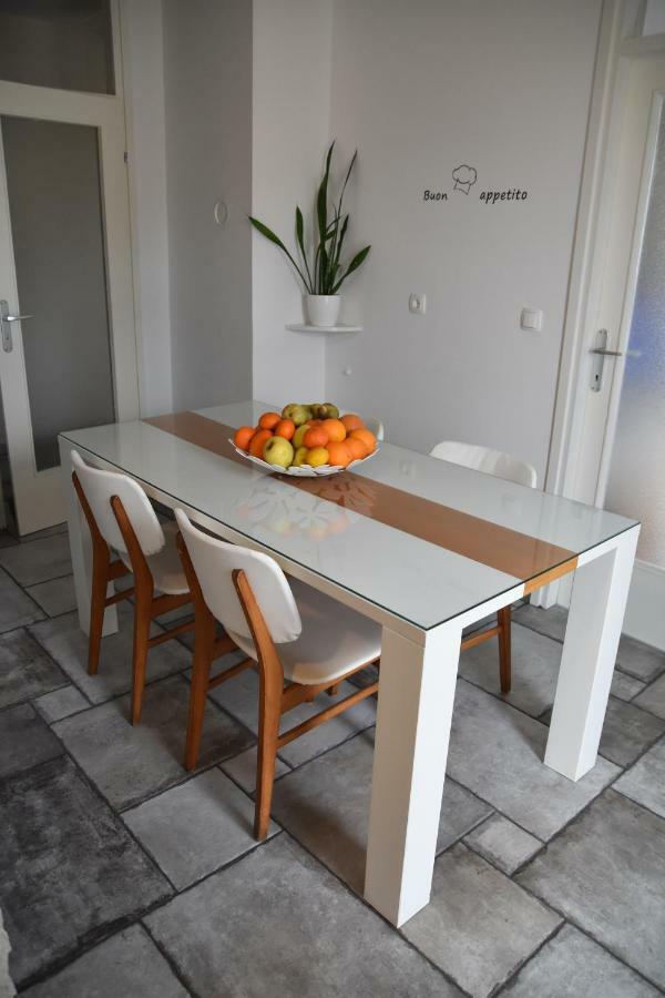 Apartment Panorama Пула Екстериор снимка